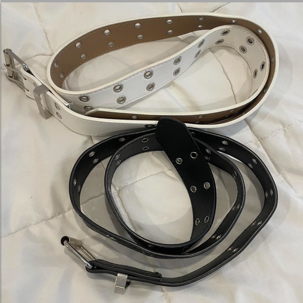 Accessorize Dual-Tone Belt Set in Black and White